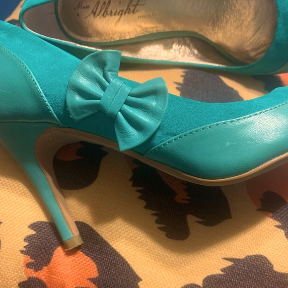 Miss Albright Side Bow Pump - Specialty Vintage Inspired - Picture 1 of 8